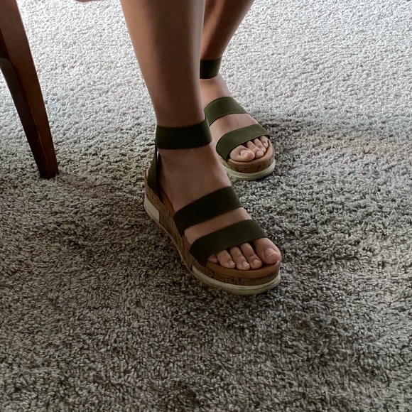 Steve Madden Green Bandi Platform Sandal - Picture 3 of 10